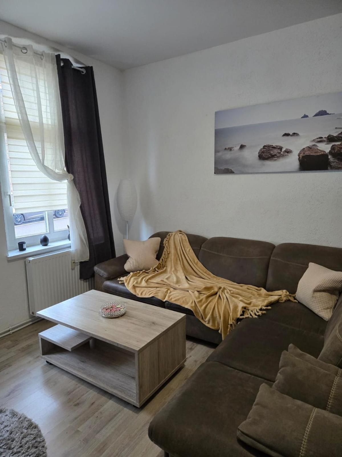 Ferienwohnung Am Bahnhof Bernburg Bagian luar foto