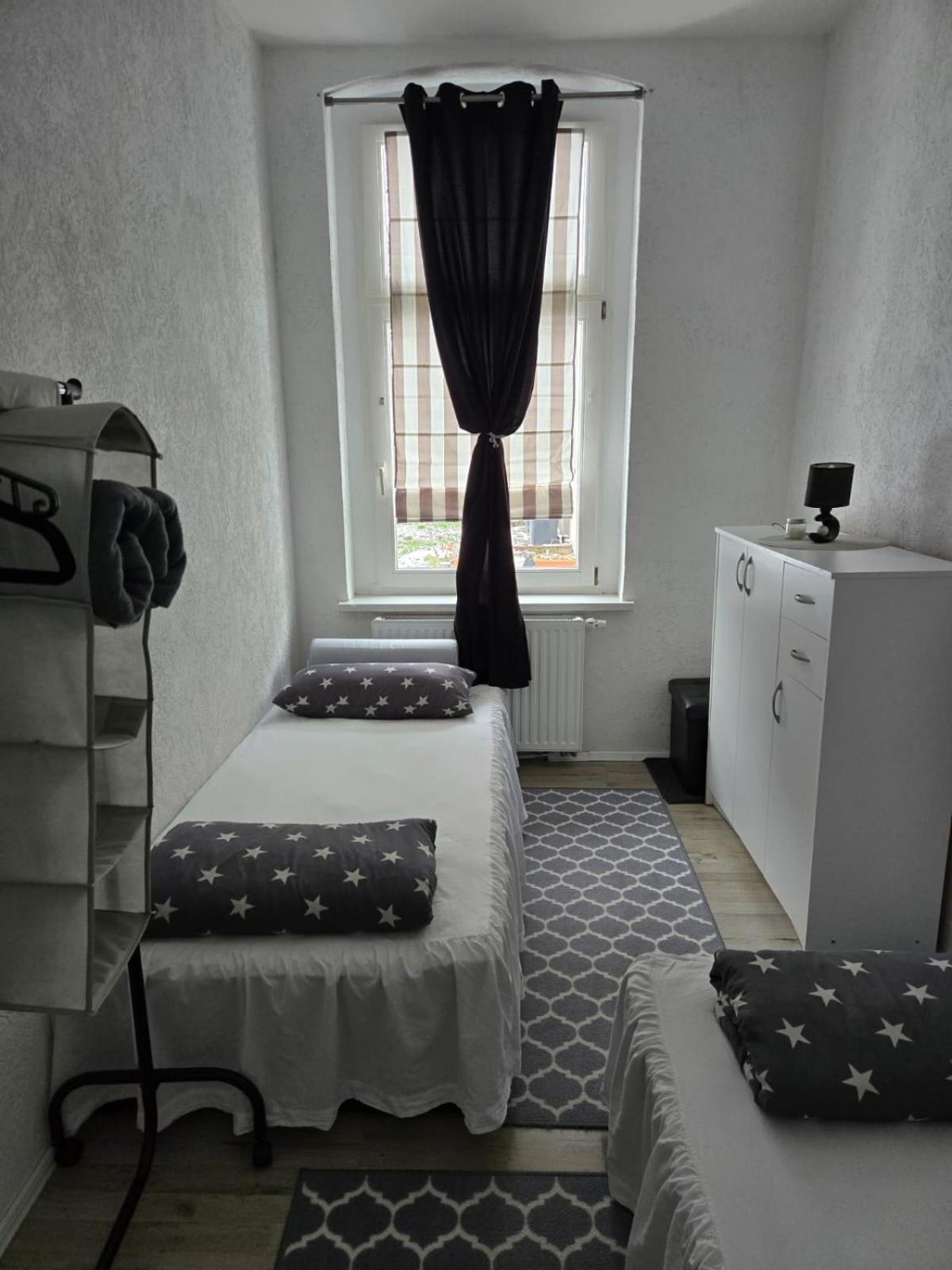 Ferienwohnung Am Bahnhof Bernburg Bagian luar foto