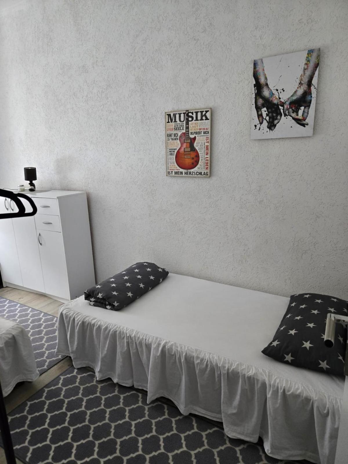 Ferienwohnung Am Bahnhof Bernburg Bagian luar foto