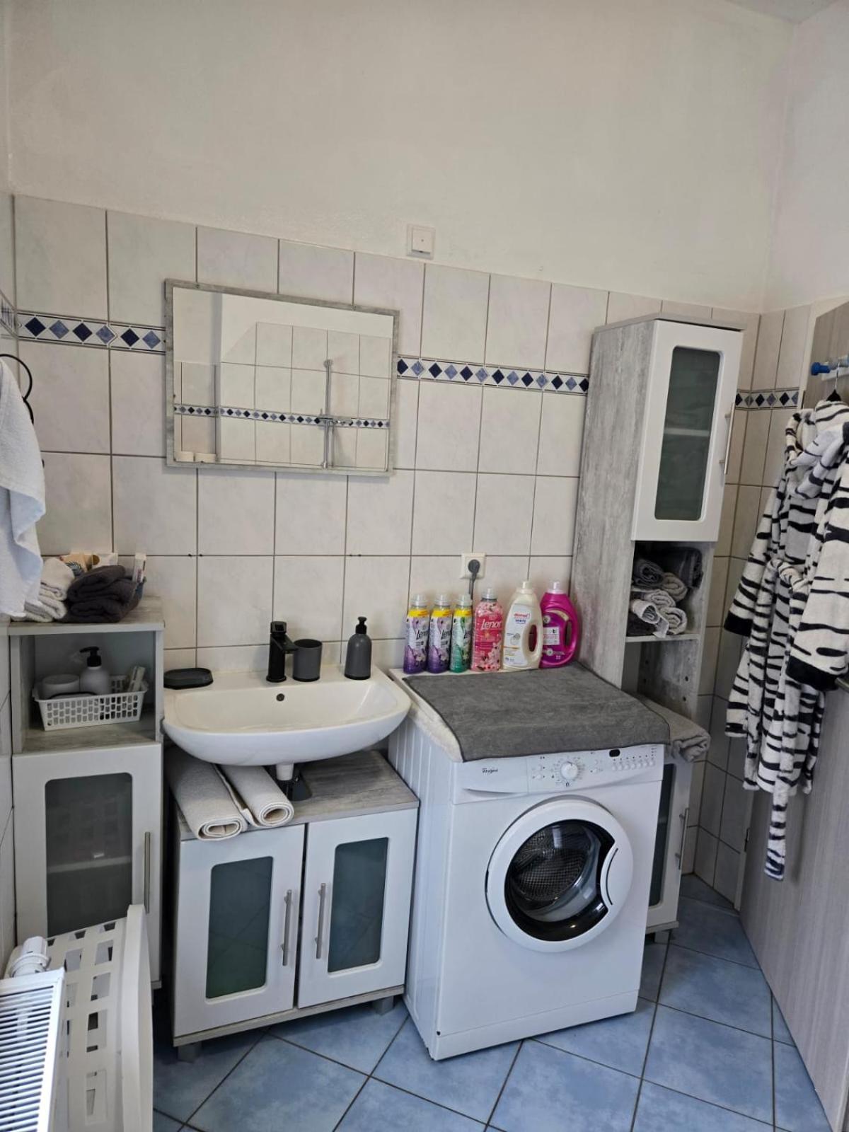 Ferienwohnung Am Bahnhof Bernburg Bagian luar foto
